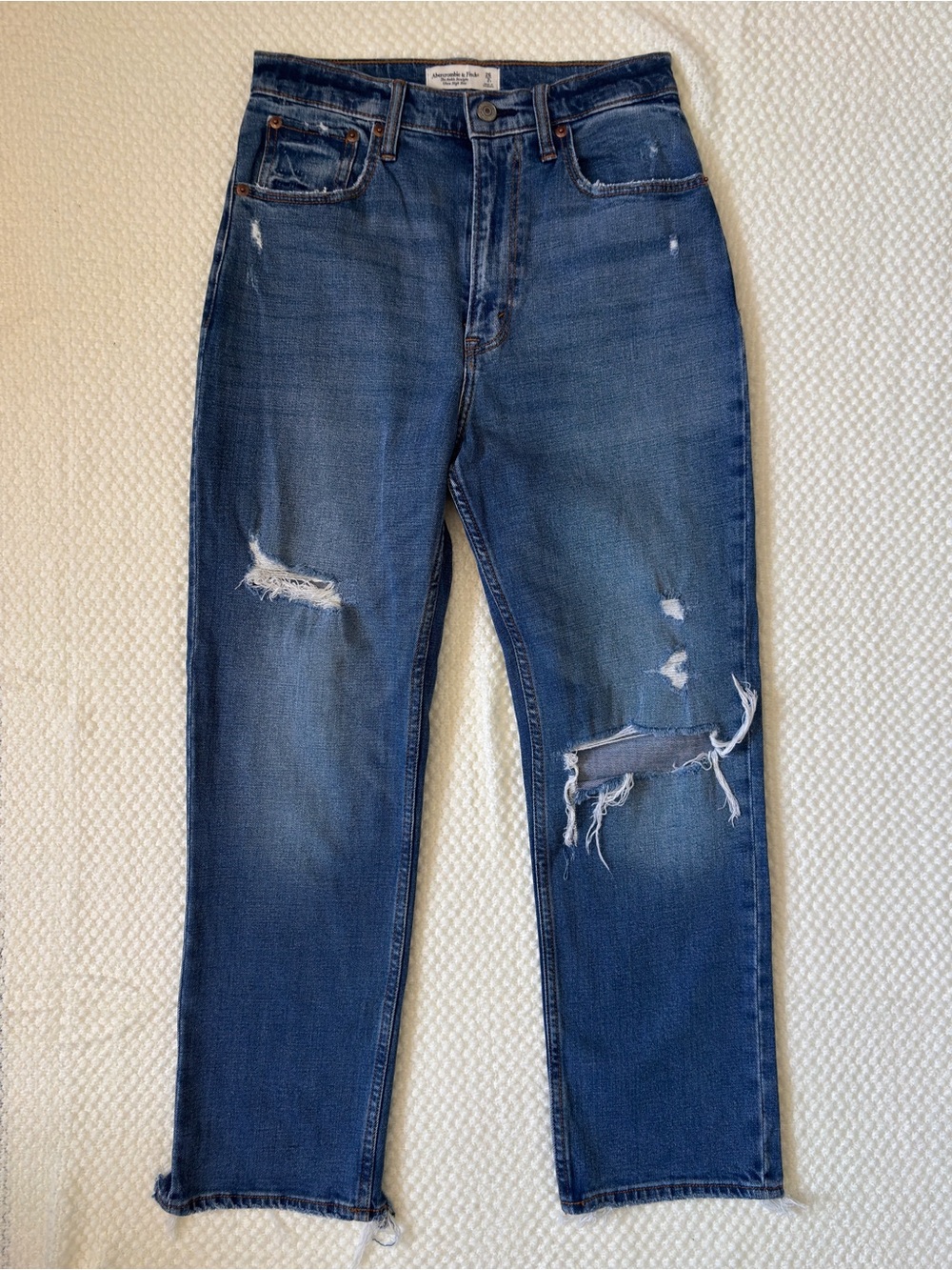 Abercrombie & Fitch Curve Love Ultra High Rise Ankle Jeans Size 26/2R Distressed